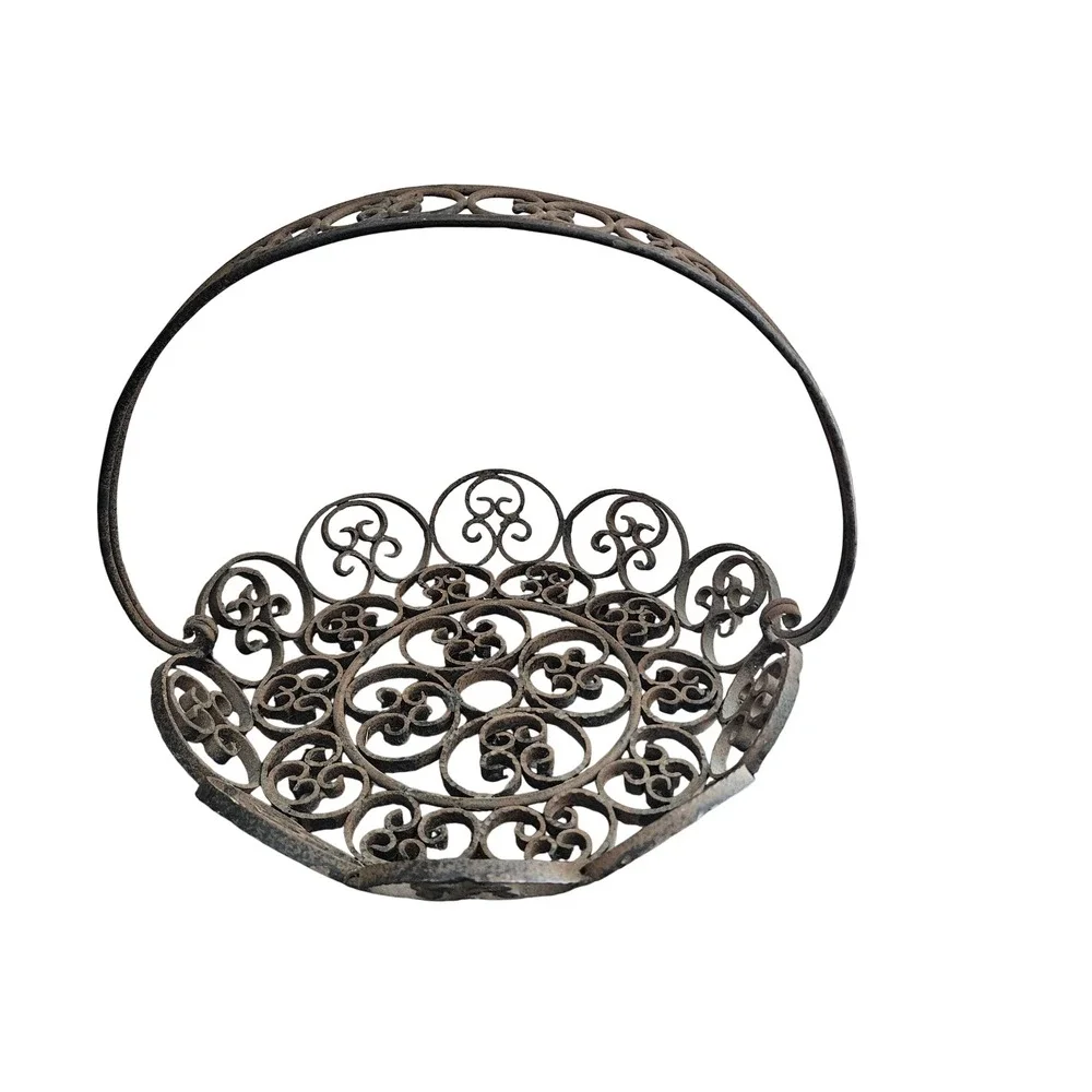 Vintage wrought iron brown fruit bowl basket decorative scrolled design w/handle